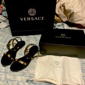 Worn once. Comes with dust bag, box and bag. Great condition.